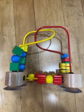 Melissa & Doug Wooden Bead Maze with Red, Yellow, Blue & Green Beads